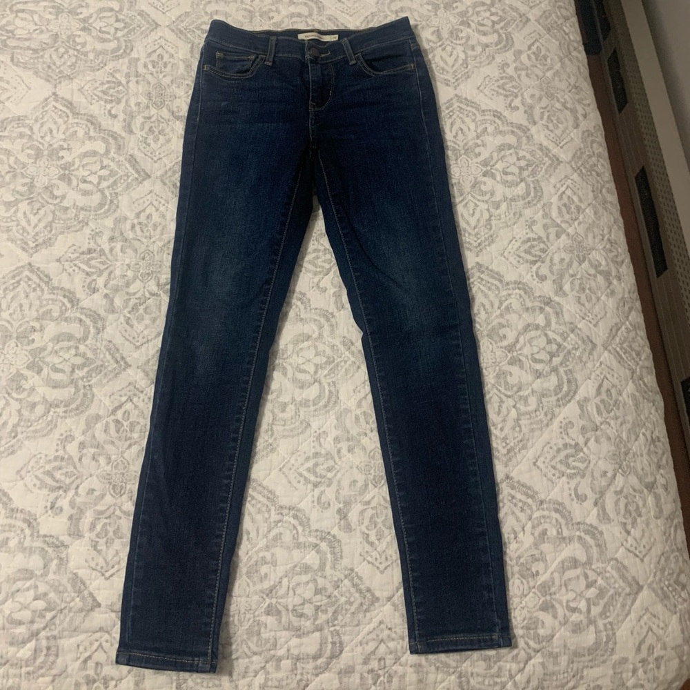 Levi’s women’s 710 Super Skinny 26